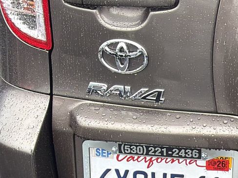 Used 2012 Toyota RAV4 4WD image 12
