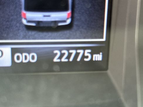 Used 2022 Toyota Tacoma SR RWD image 13