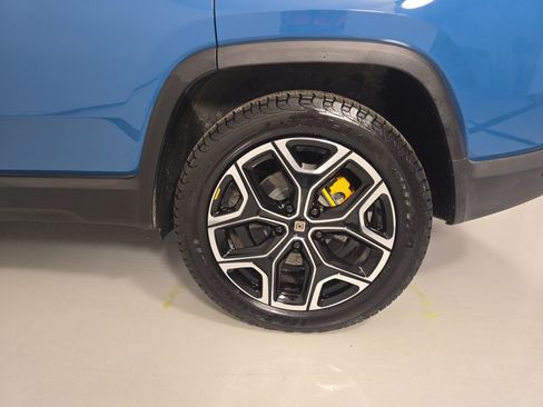 Used 2024 Rivian R1S Adventure Quad AWD/4WD image 10