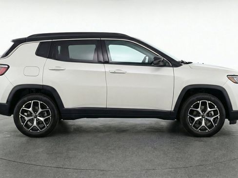Used 2025 Jeep Compass Limited AWD/4WD image 11