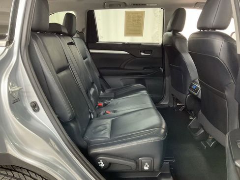 Used 2014 Toyota Highlander XLE image 27