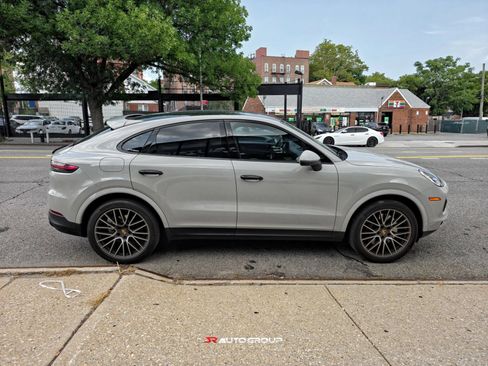 Used 2022 Porsche Cayenne Coupe AWD/4WD image 10