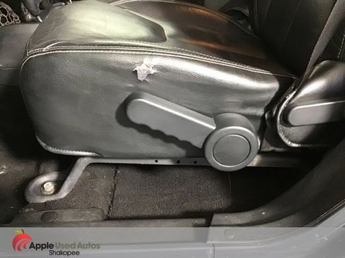 Used 2016 Jeep Wrangler Unlimited Sahara w/ Connectivity Group image 10