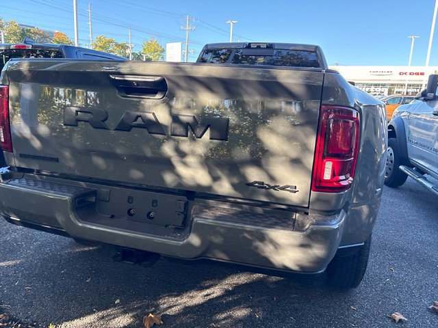 New 2027 RAM 3500 Big Horn AWD/4WD image 17
