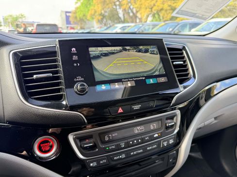 Used 2020 Honda Pilot Touring image 23