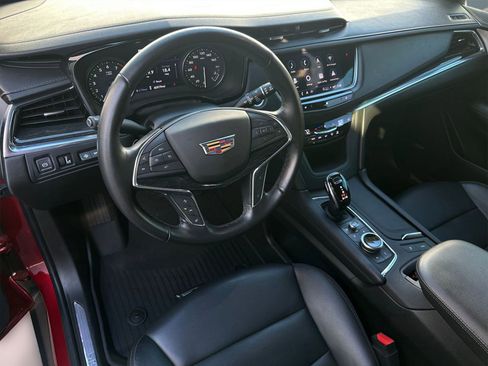 Used 2021 Cadillac XT5 Premium Luxury image 4