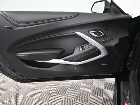 Used 2018 Chevrolet Camaro SS RWD image 18