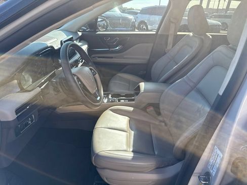 Used 2022 Lincoln Corsair FWD image 2
