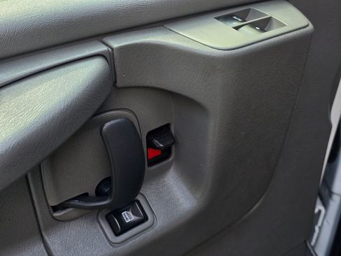 Used 2013 Chevrolet Express 2500 LT w/ LT Preferred Equipment Group RWD image 27