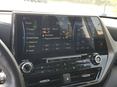 Used 2022 Toyota Highlander Limited AWD/4WD image 24