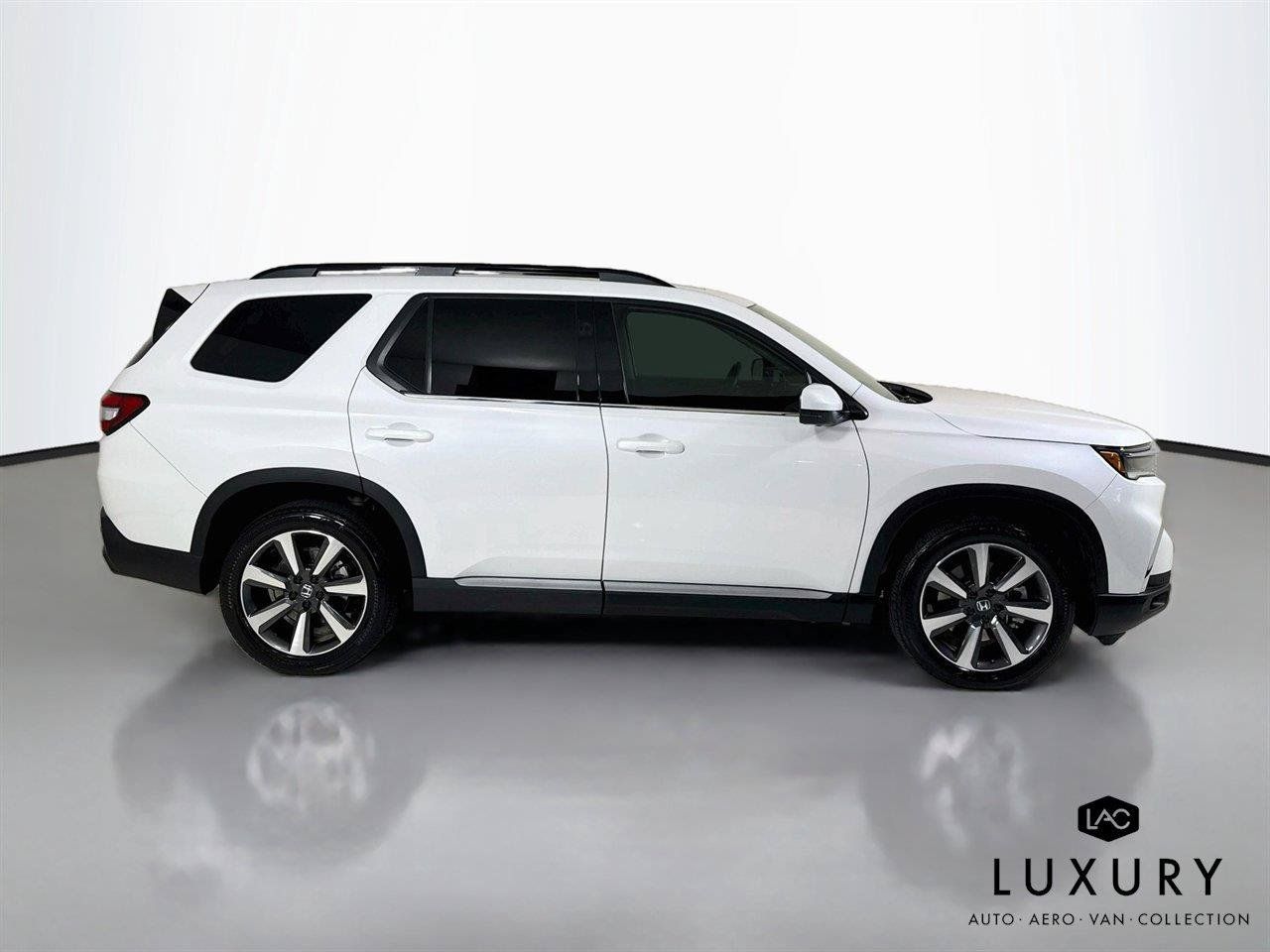 Used 2024 Honda Pilot Elite image 5
