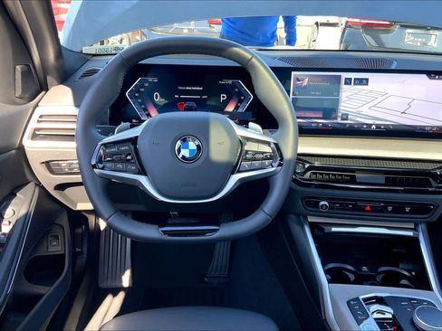 Certified 2025 BMW 330i Sedan image 5