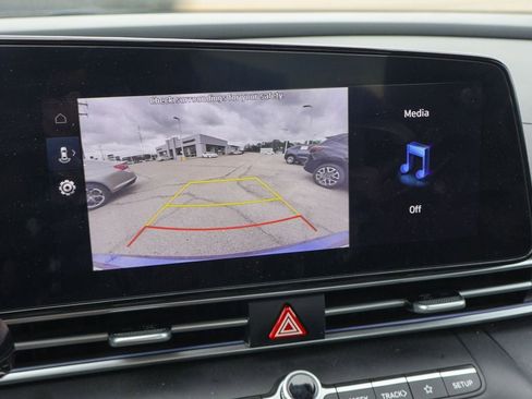Used 2025 Hyundai Elantra Limited FWD image 4