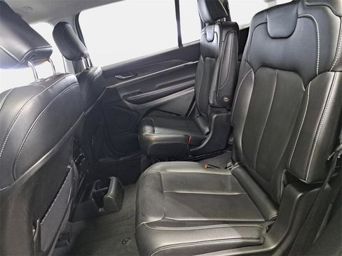 Certified 2023 Jeep Grand Cherokee L Limited w/ Black Appearance Package image 17
