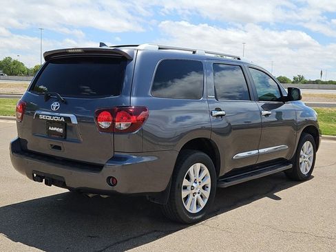 Used 2020 Toyota Sequoia Platinum AWD/4WD image 5