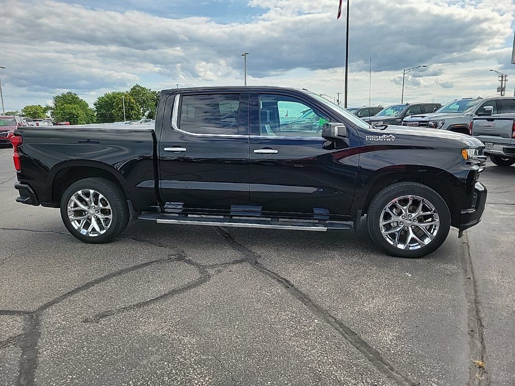 Used 2019 Chevrolet Silverado 1500 High Country w/ Technology Package AWD/4WD image 4