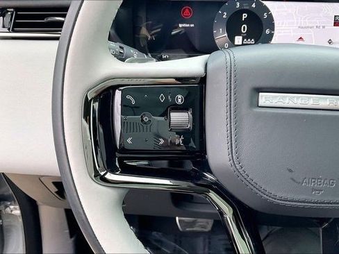 Used 2025 Land Rover Range Rover Velar Dynamic SE image 21