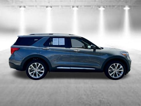 Used 2023 Ford Explorer Platinum w/ Technology Package AWD/4WD image 4