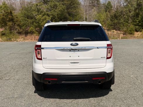 Used 2014 Ford Explorer XLT w/ Equipment Group 202A image 5