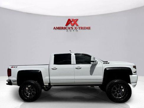 Used 2018 Chevrolet Silverado 1500 LT w/ Texas Edition image 6