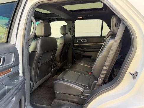 Used 2017 Ford Explorer Limited w/ Equipment Group 301A AWD/4WD image 33