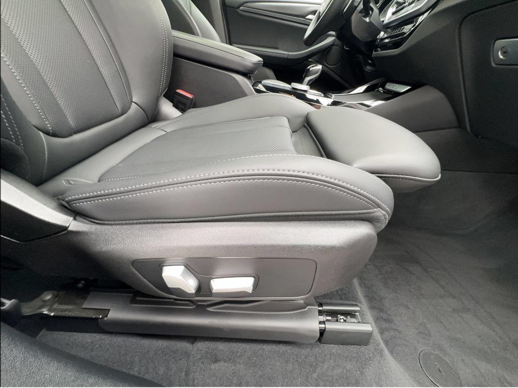 Used 2022 BMW X3 sDrive30i w/ M Sport Package 2 RWD image 34