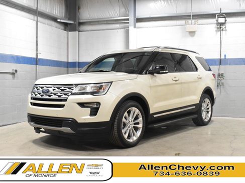 Used 2018 Ford Explorer XLT w/ Equipment Group 202A AWD/4WD image 1