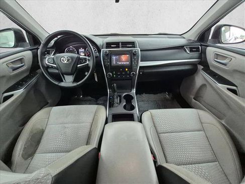 Used 2015 Toyota Camry SE FWD image 18