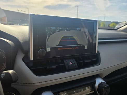 Used 2025 Toyota RAV4 XLE AWD/4WD image 29