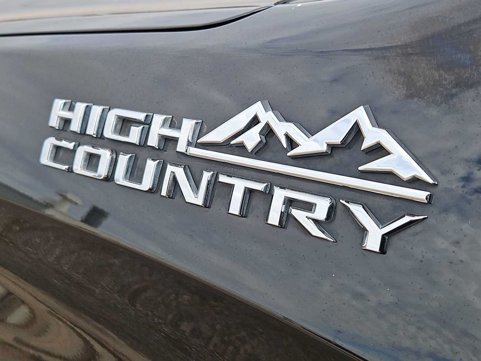 Used 2023 Chevrolet Silverado 1500 High Country w/ High Country Premium Package AWD/4WD image 11