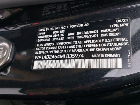 Certified 2021 Porsche Macan S image 37