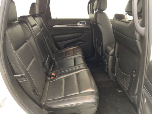 Used 2017 Jeep Grand Cherokee Overland w/ Jeep Active Safety Group image 19