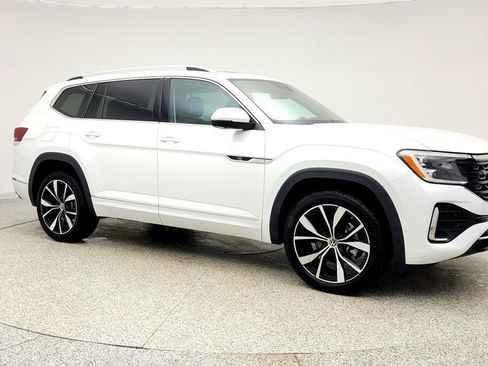 Used 2024 Volkswagen Atlas SEL Premium R-Line image 3
