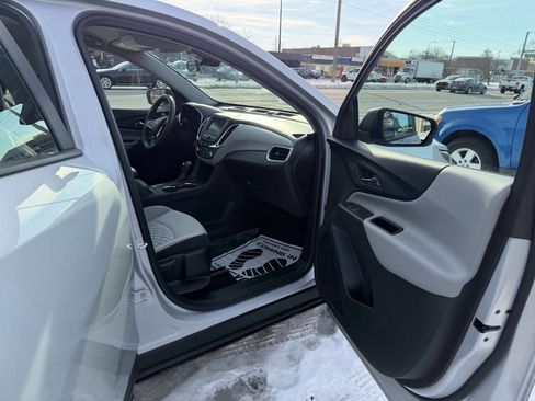 Used 2020 Chevrolet Equinox LS image 7