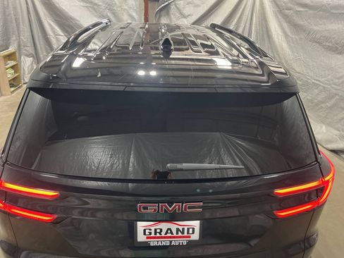 Used 2024 GMC Acadia AT4 w/ Luxury Package AWD/4WD image 5