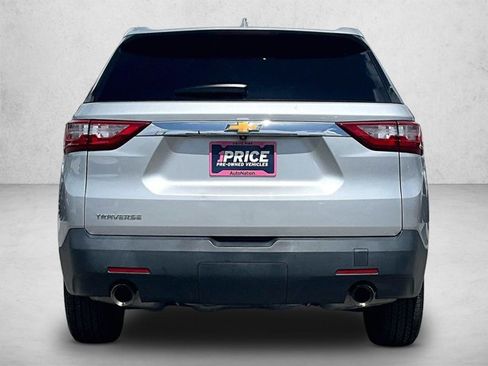 Used 2021 Chevrolet Traverse LS FWD image 4