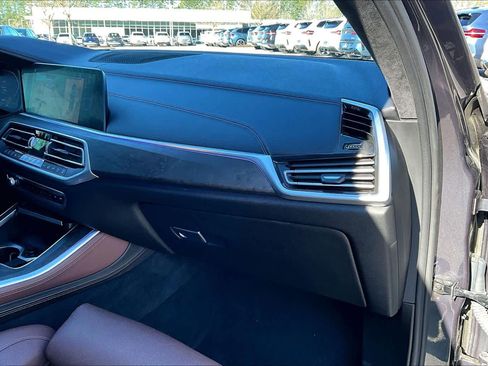 Used 2020 BMW X5 xDrive40i w/ M Sport Package image 19