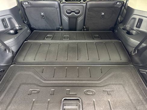 Used 2025 Honda Pilot EX-L image 16