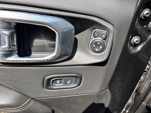 Used 2024 Jeep Wrangler Unlimited Sahara AWD/4WD image 21