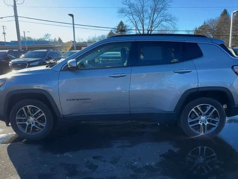Used 2018 Jeep Compass Latitude w/ Popular Equipment Group image 5