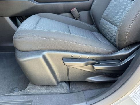 Used 2026 Chevrolet Equinox LT FWD image 19