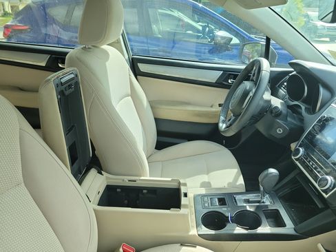 Used 2019 Subaru Outback 2.5i Premium image 9