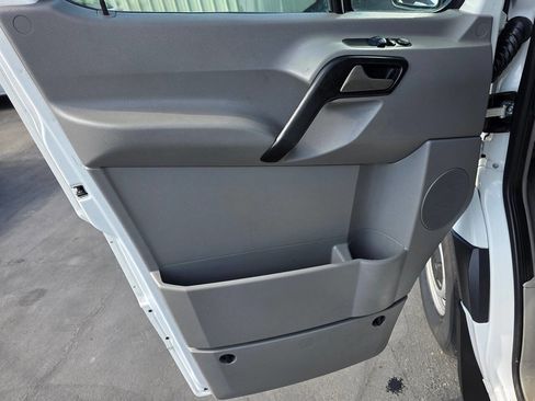 Used 2018 Mercedes-Benz Sprinter 2500 image 18