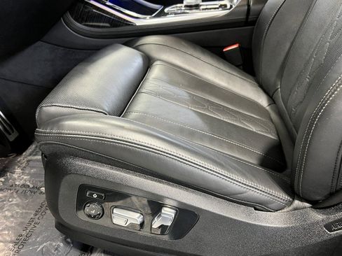 Used 2024 BMW X7 M60i w/ Executive Package image 28