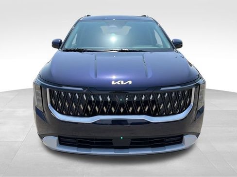 New 2027 Kia Carnival EX FWD image 2