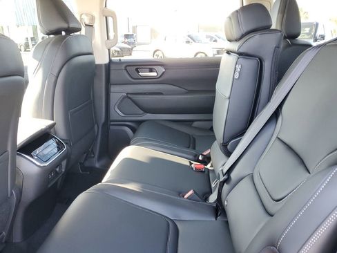 New 2026 Nissan Armada SV image 6