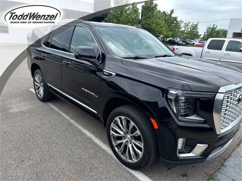 Used 2021 GMC Yukon Denali w/ Denali Premium Package AWD/4WD image 1