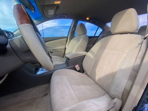 Used 2010 Nissan Altima 2.5 S FWD image 9