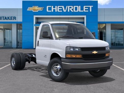 New 2026 Chevrolet Express 3500 w/ Power Convenience Package image 7
