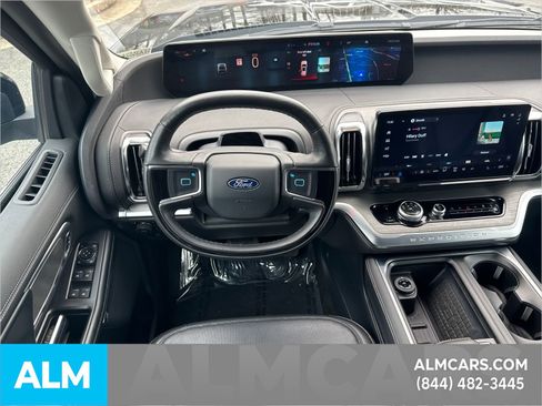 Certified 2025 Ford Expedition Platinum image 30